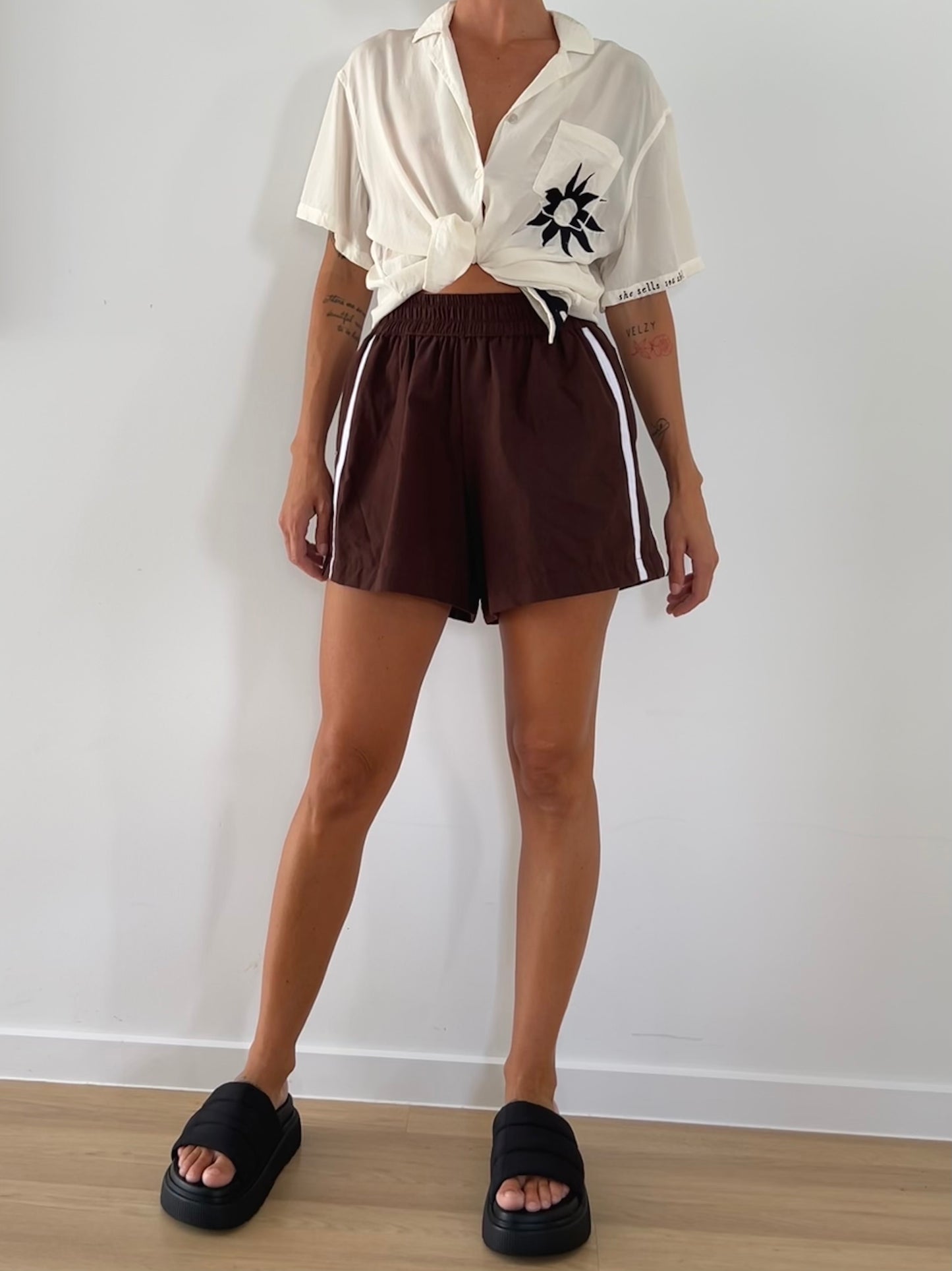 Near The Sea - Linen Racer Short - Chocolate