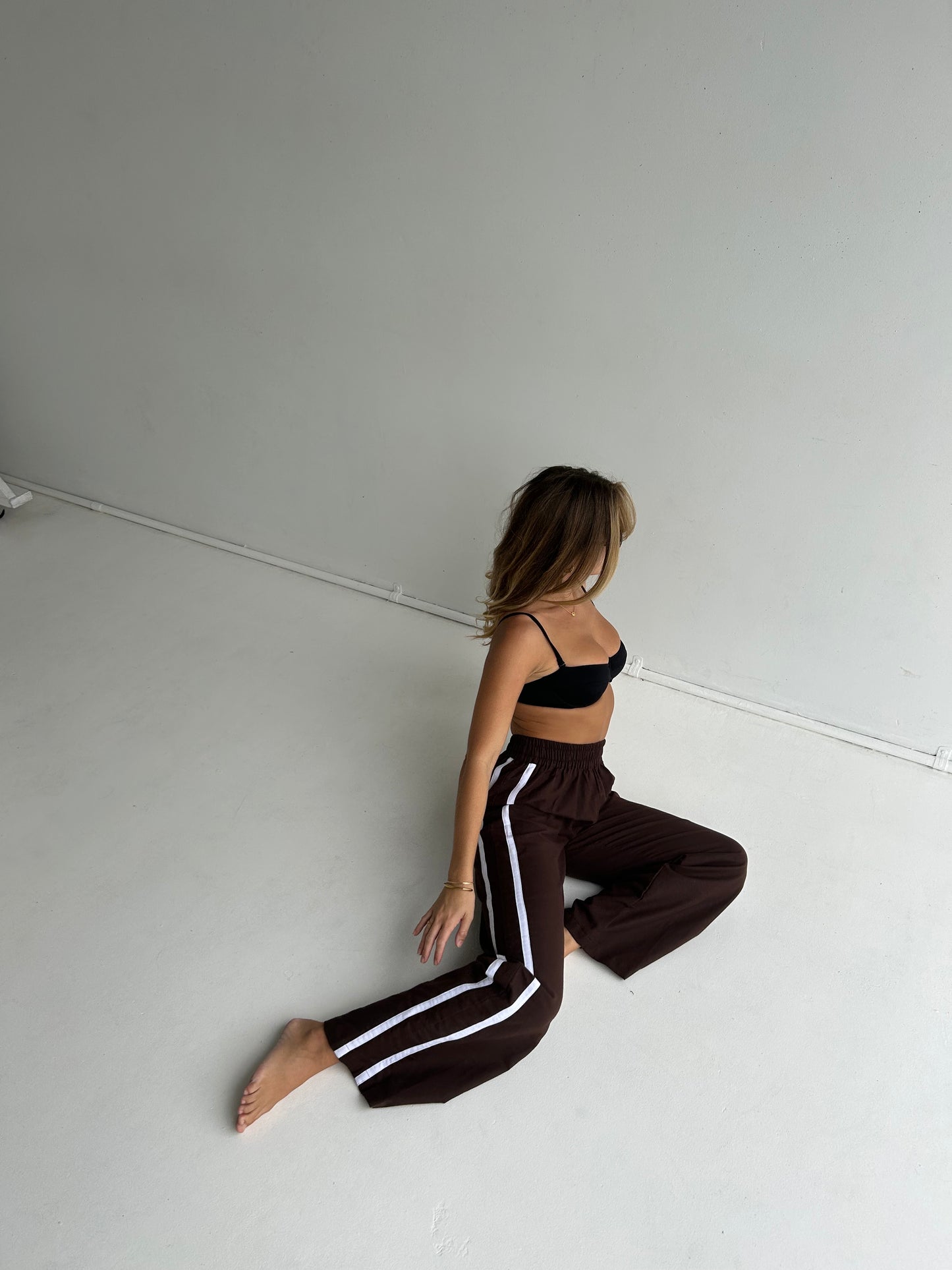 Near The Sea - Linen Racer Pant - Chocolate