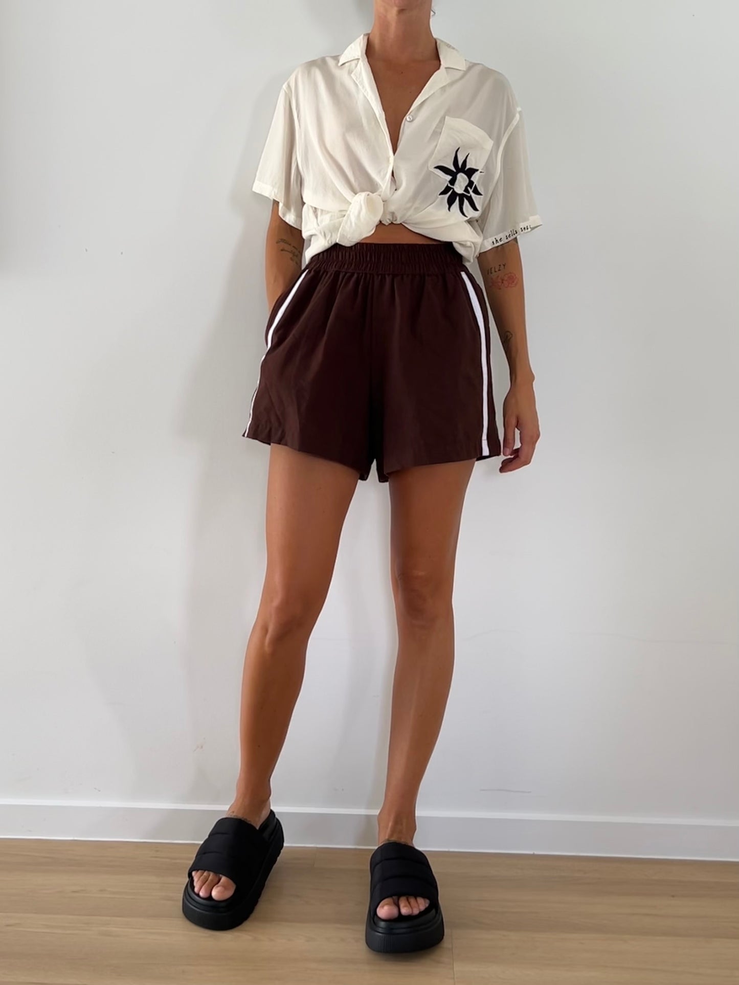 Near The Sea - Linen Racer Short - Chocolate