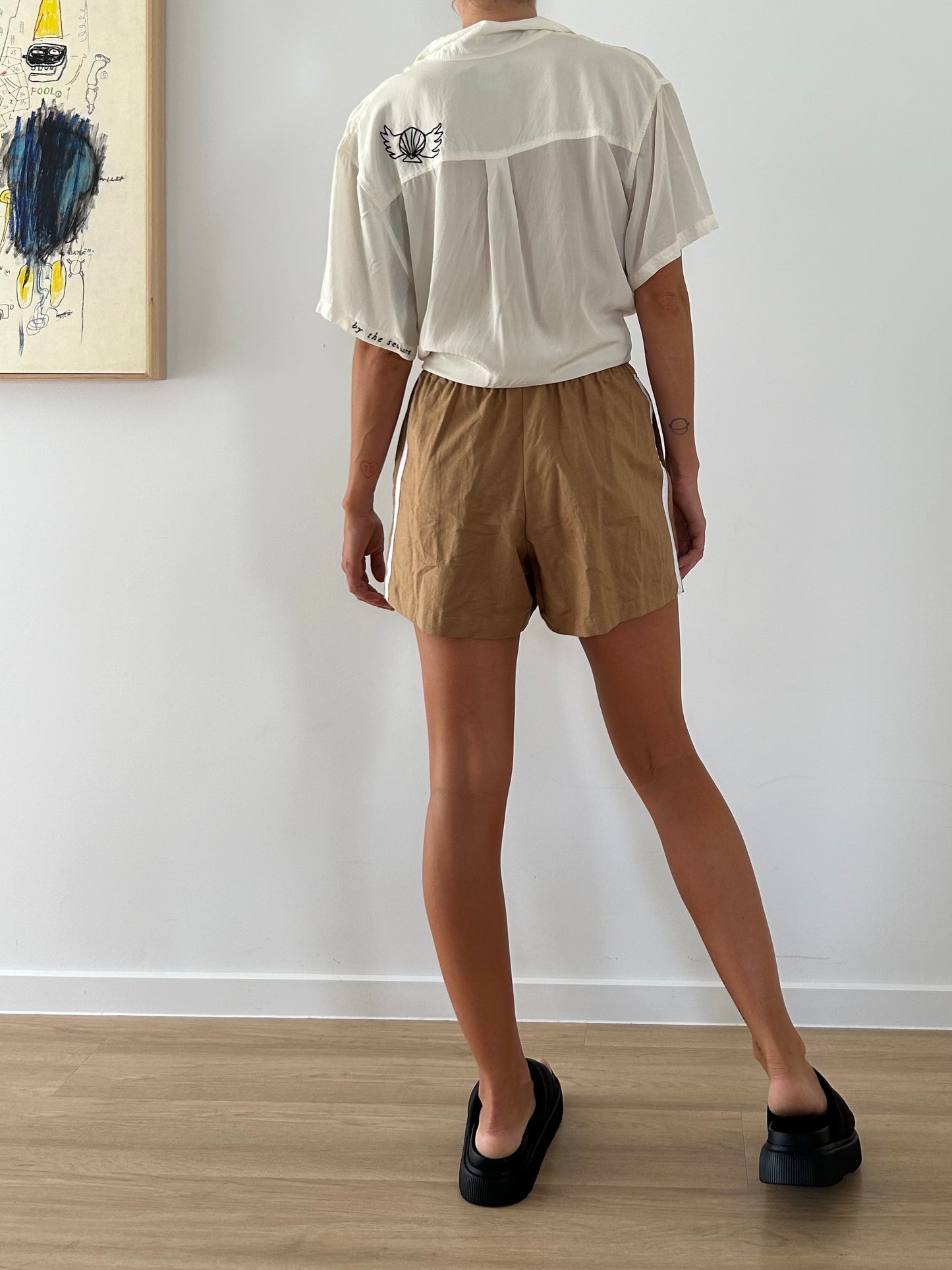 Near The Sea - Linen Racer Short - Tan