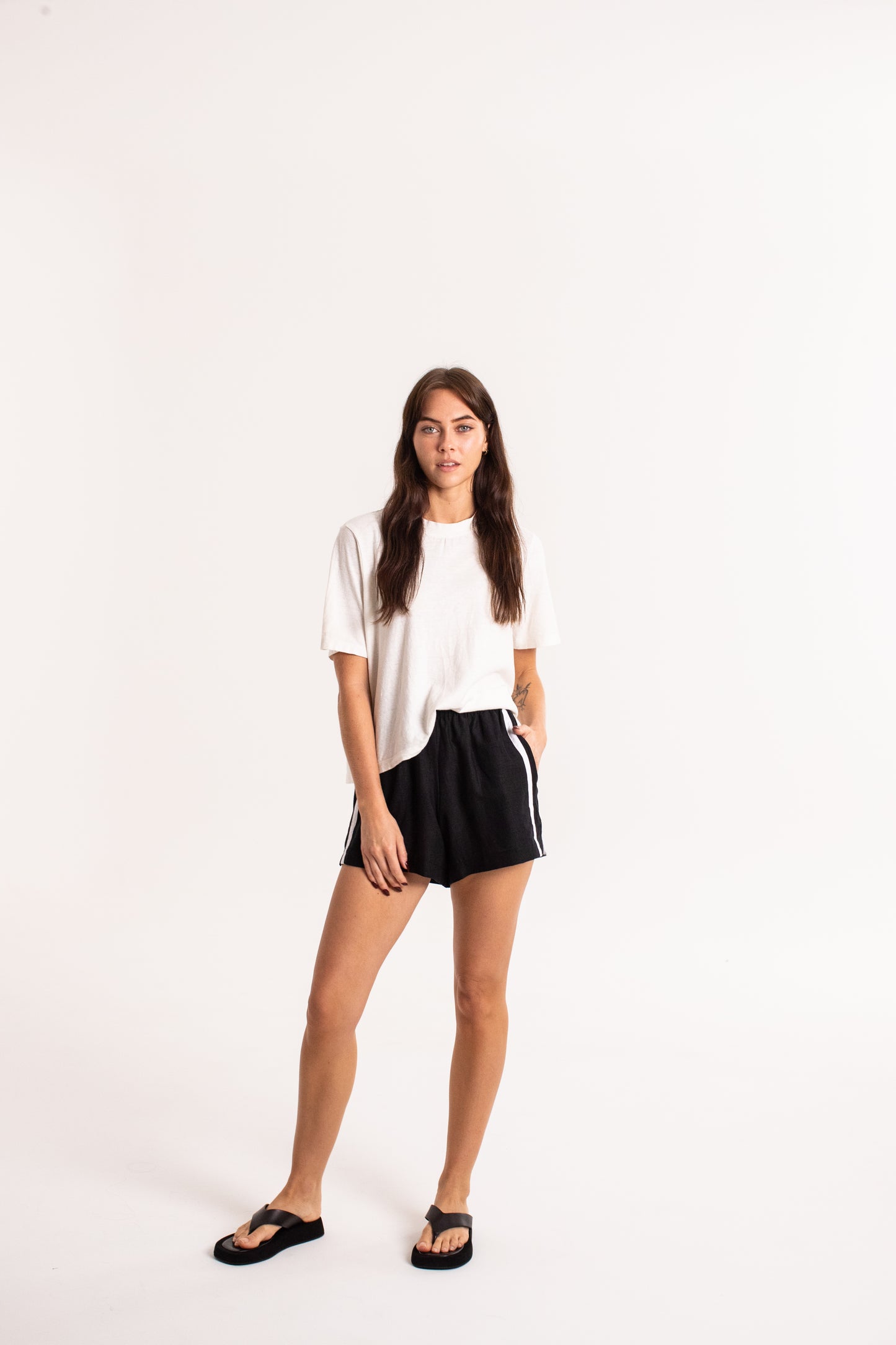 Linen Racer Short - Black